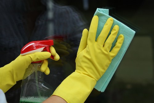 Professional oven cleaning service for homes in Urrey